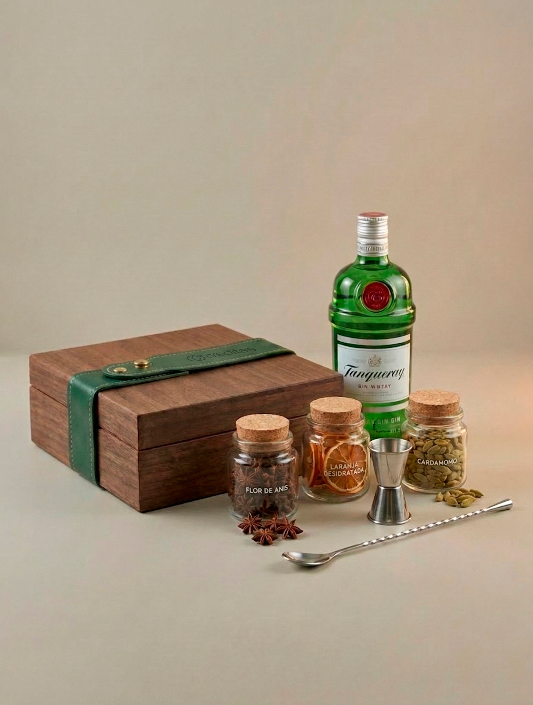 kit corporativo com bebida personalizada presente corporativo premium com gin